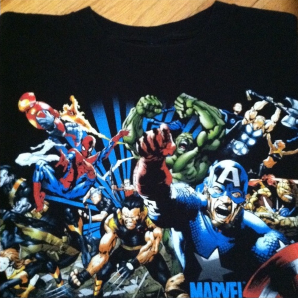 Hold Marvel Superhero Tee